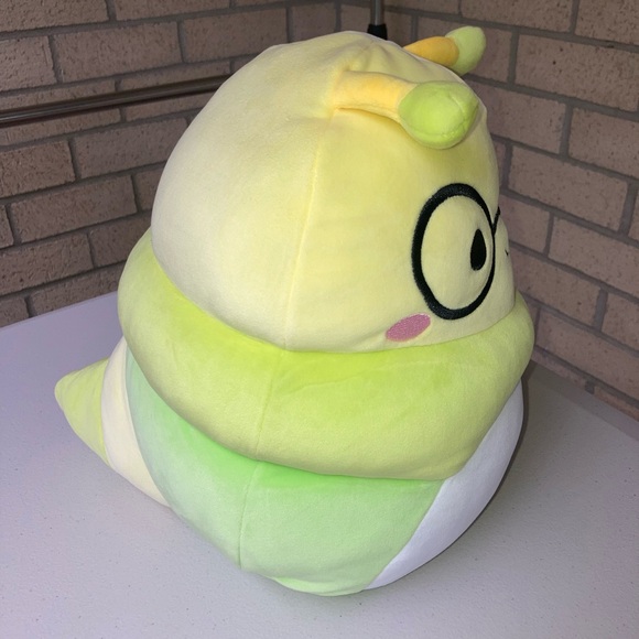 Squishmallows Gilma the Bookworm with Glasses - Picture 3 of 17